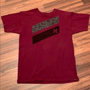Hurley maroon color short sleeve T with 2 stripes